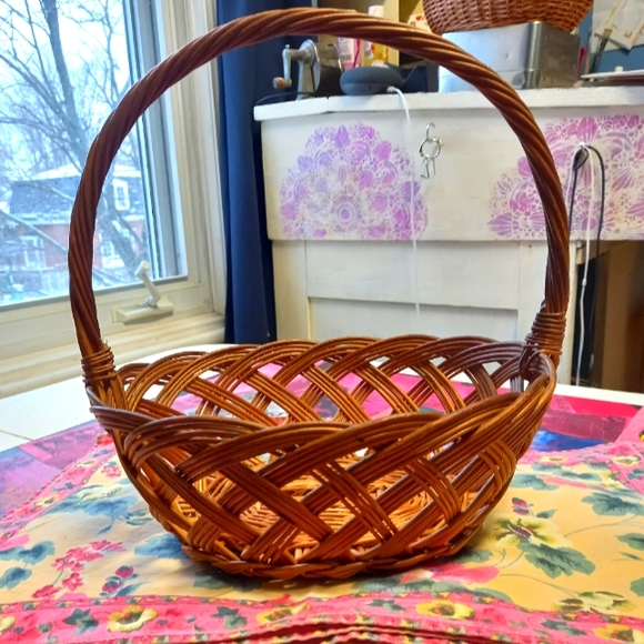 Old woven basket with handle - Picture 1 of 4